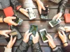 Запрет на мобильные телефоны в школах Нью-Йорка приводит к удивительному развитию: дети начали общаться друг с другом